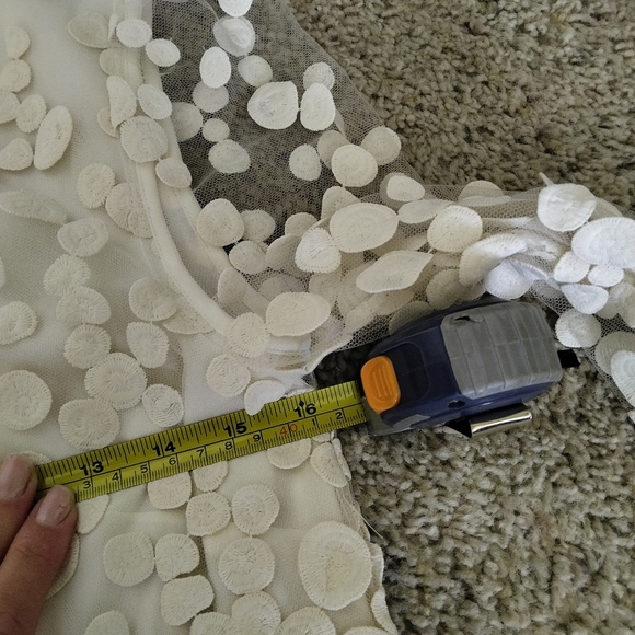 Co Collection Women’s Blouse Circle Embroidered Top in Cream Blouse S - Picture 6 of 9